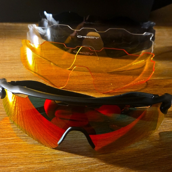 NWT Oakley Radar EV OO92085238 Original Case Included w/ 4 Lens - Picture 1 of 4